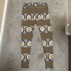LuLaRoe Tall & Curvy Leggings